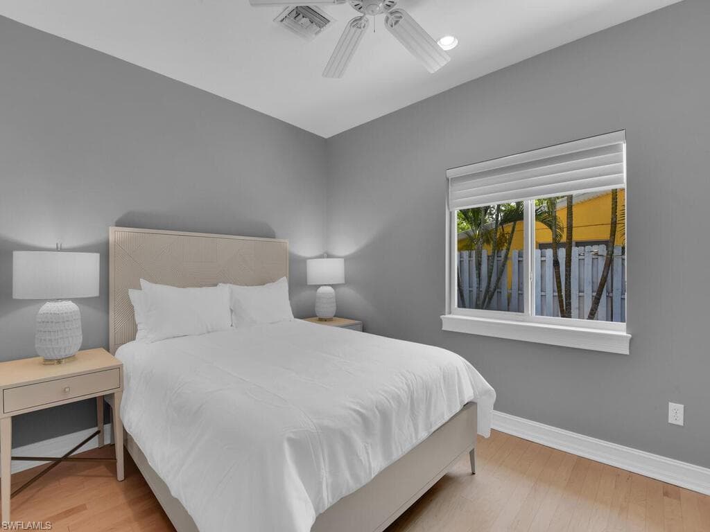 740 5th Ave N, Naples, FL 34102-31