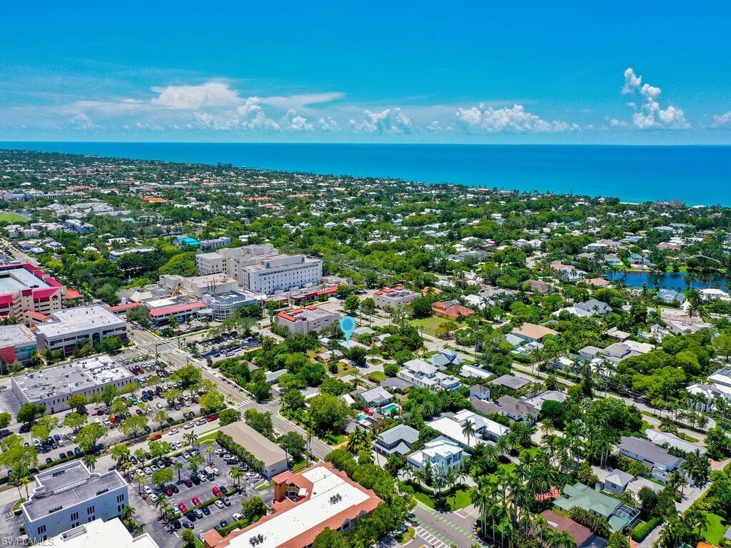 740 5th Ave N, Naples, FL 34102-41