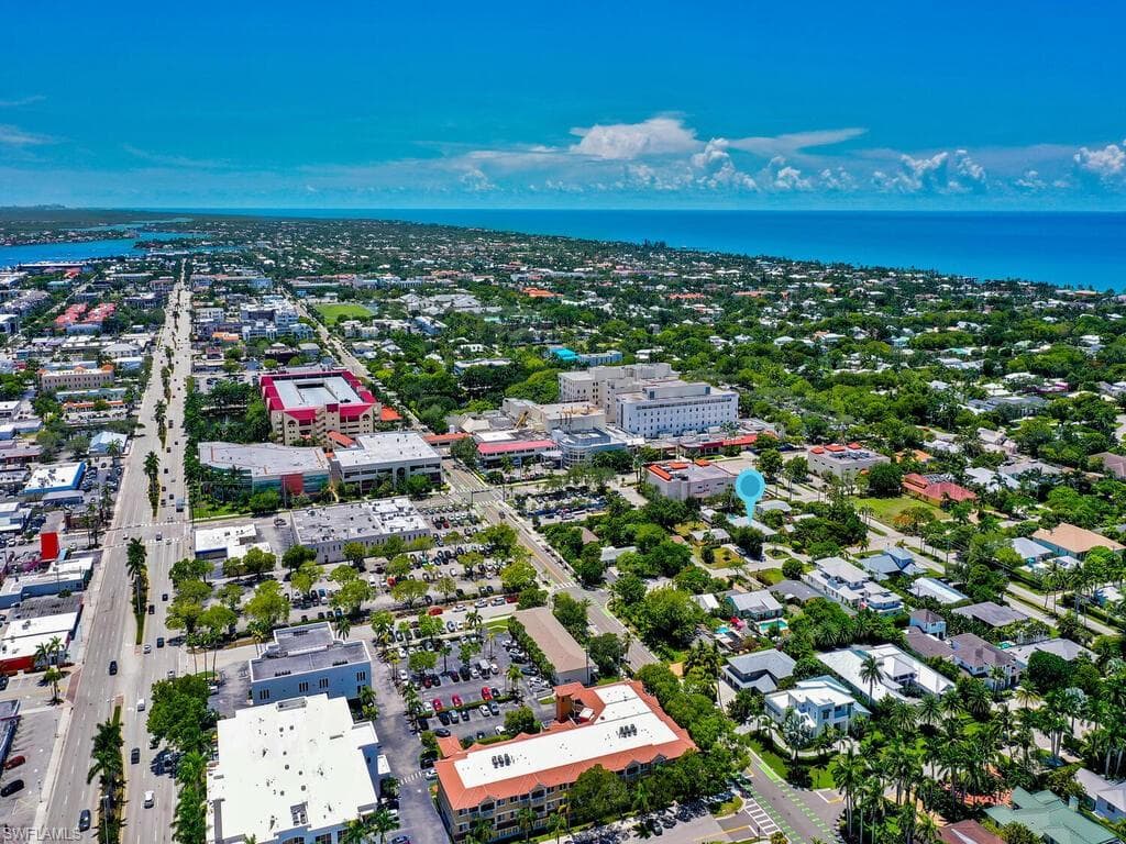 740 5th Ave N, Naples, FL 34102-44