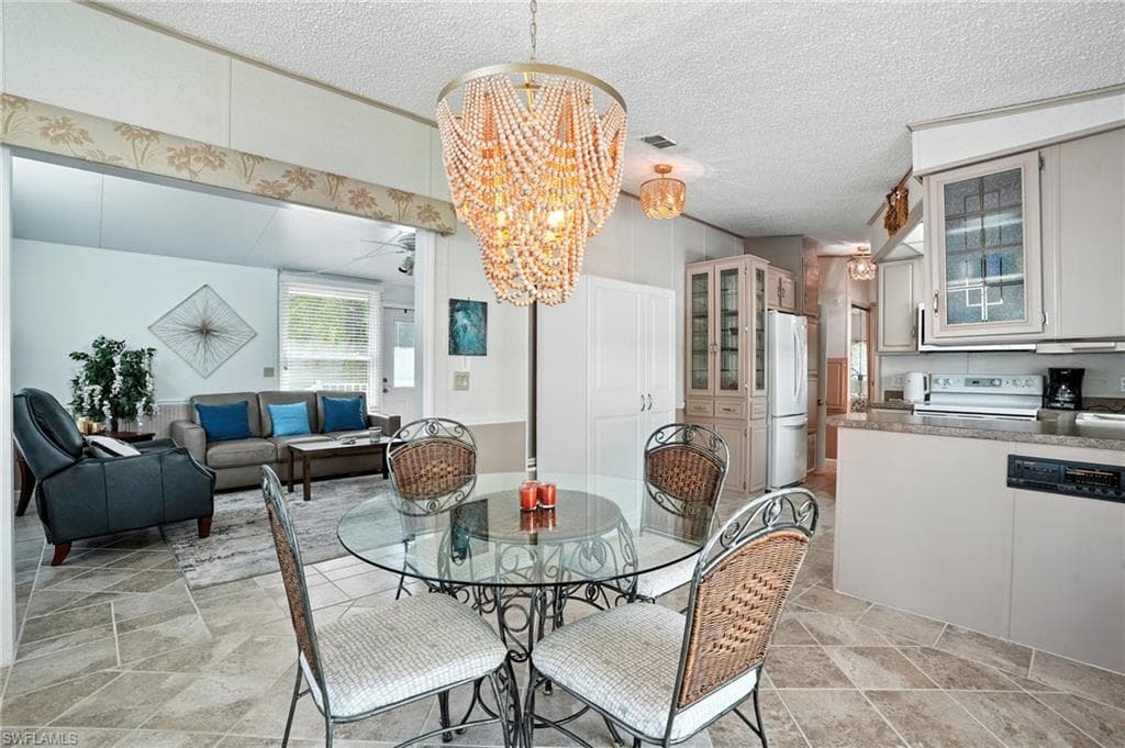 4052 Crystal Lake Dr, Naples, FL 34120-12