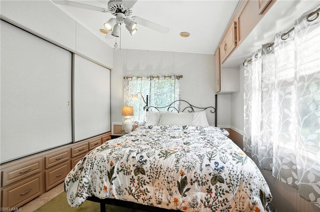 4052 Crystal Lake Dr, Naples, FL 34120-18