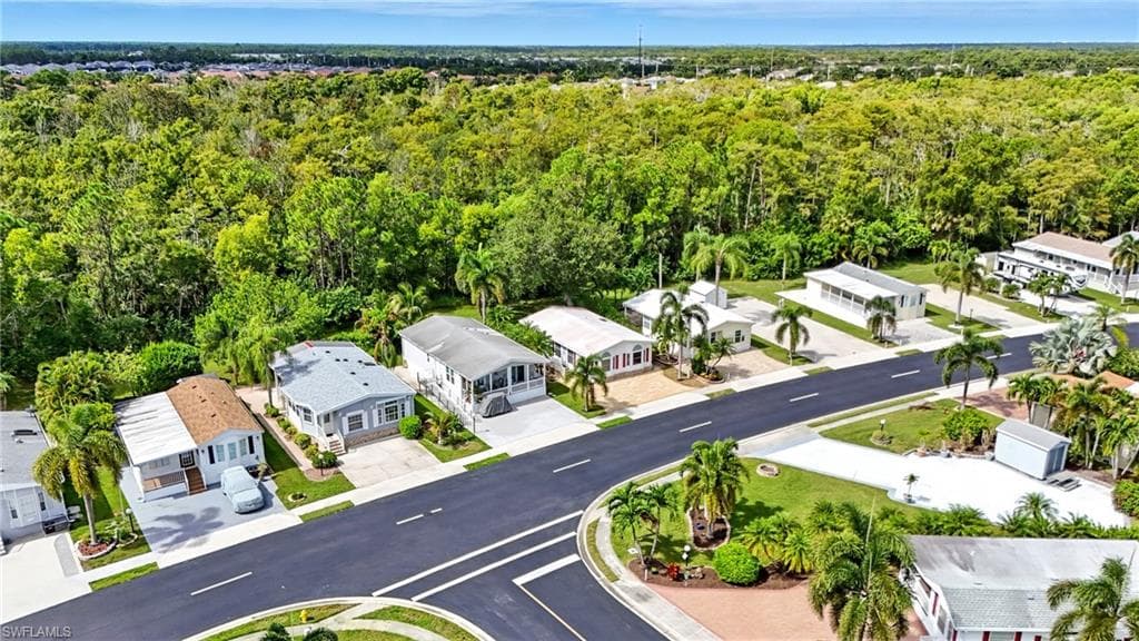 4052 Crystal Lake Dr, Naples, FL 34120-31