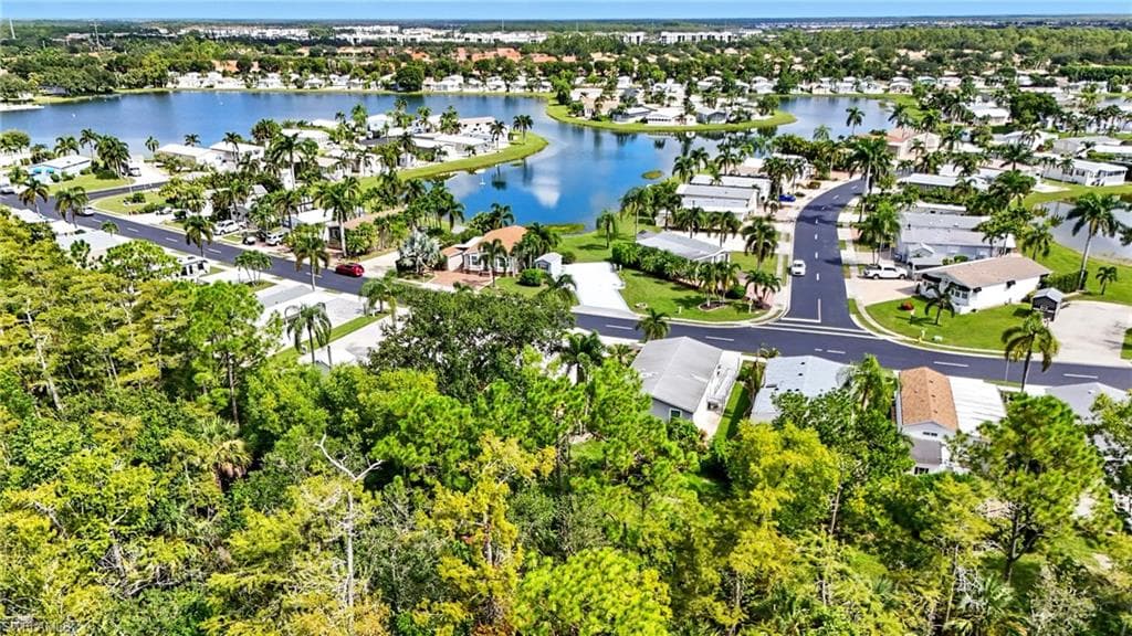 4052 Crystal Lake Dr, Naples, FL 34120-33