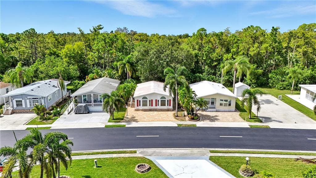 4052 Crystal Lake Dr, Naples, FL 34120-3
