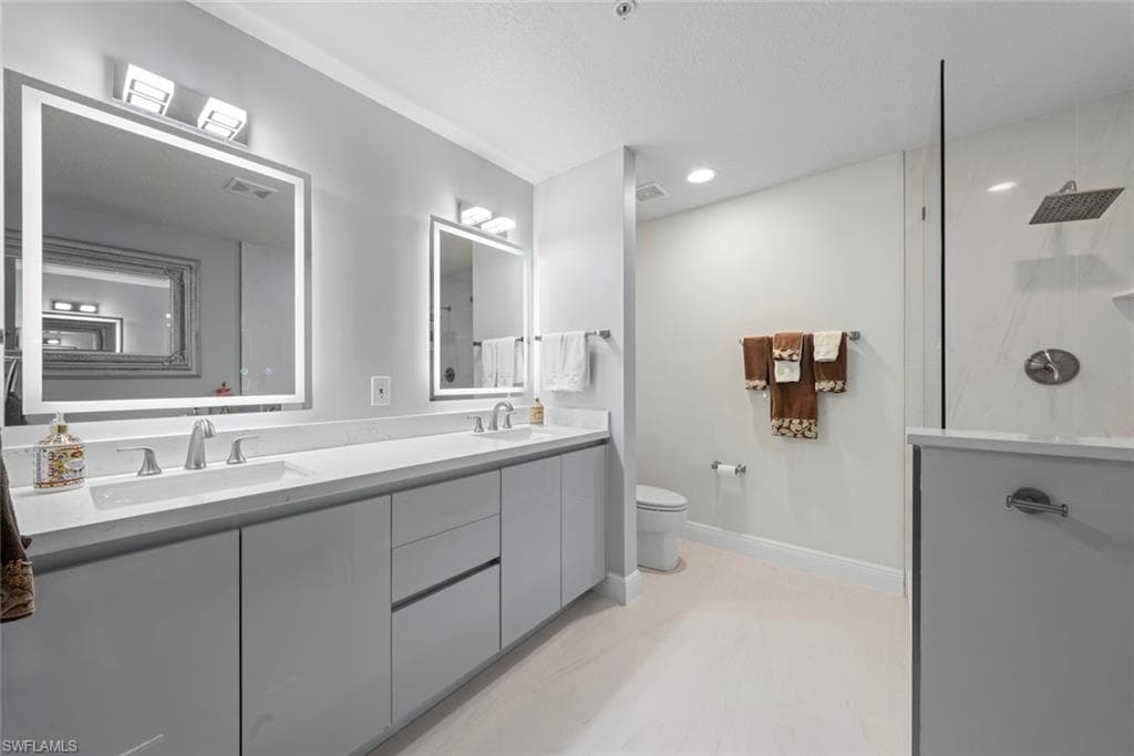 973 Hingham Way 202, Naples, FL 34104-10