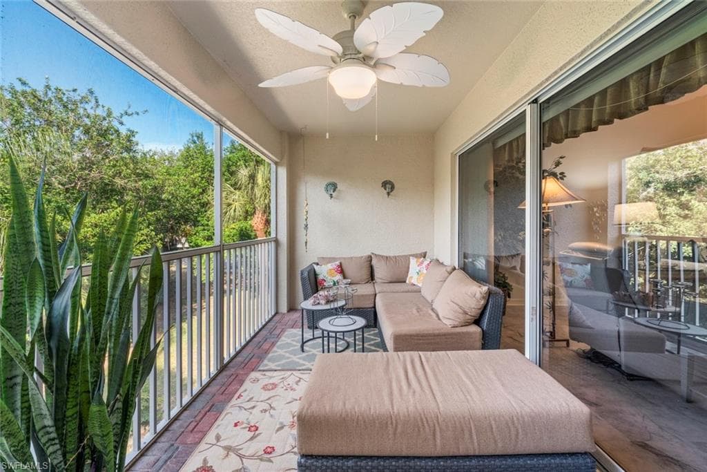 973 Hingham Way 202, Naples, FL 34104-16