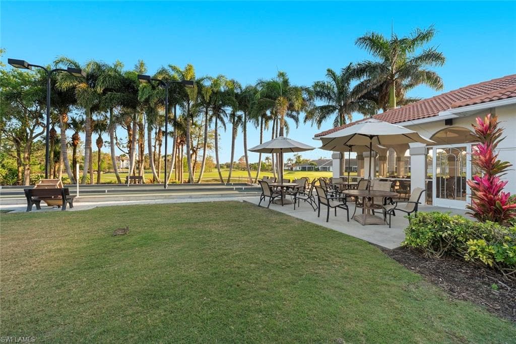 973 Hingham Way 202, Naples, FL 34104-37