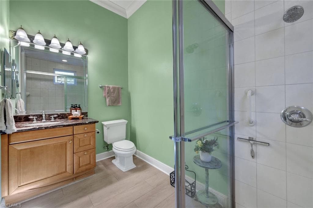 5620 Hammock Isles Dr, Naples, FL 34119-17