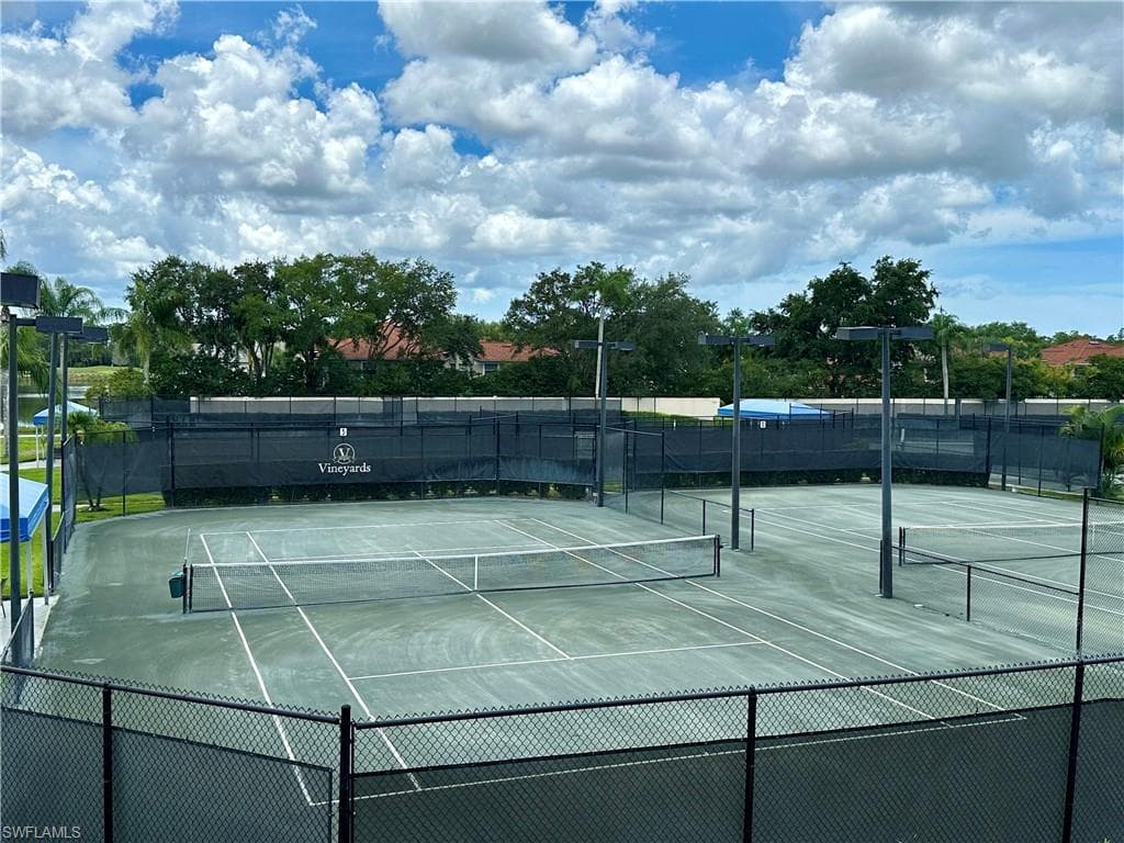 5620 Hammock Isles Dr, Naples, FL 34119-31