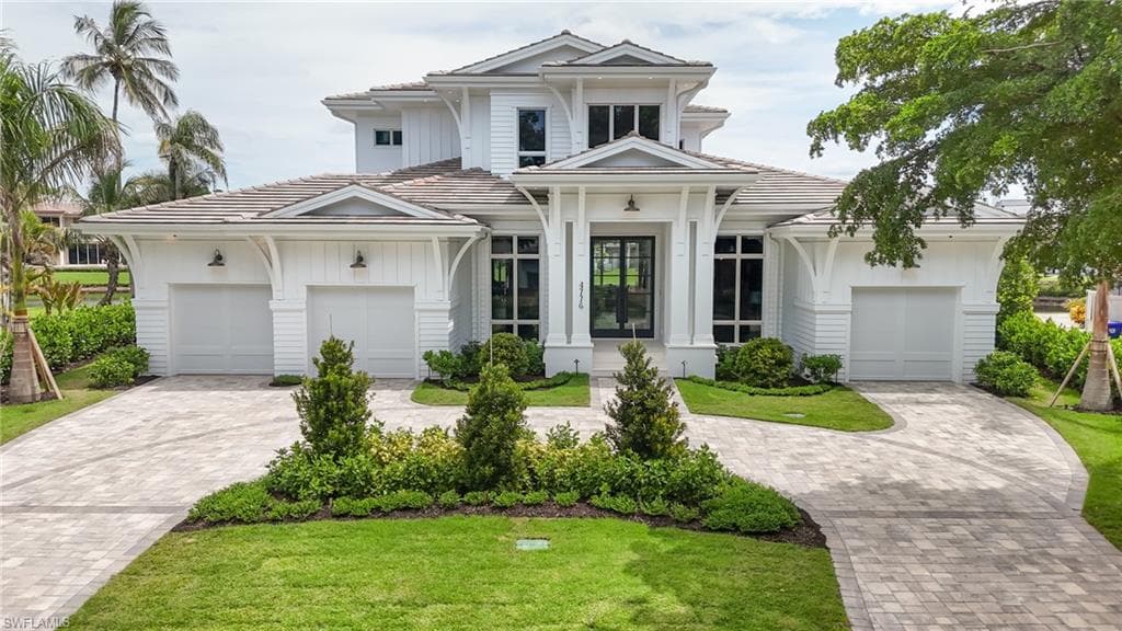 4776 Crayton Ct, Naples, FL 34103-1