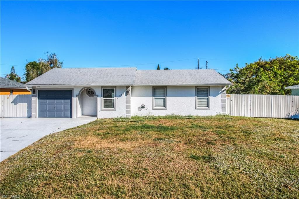 3064 54th Ter SW, Naples, FL 34116-29