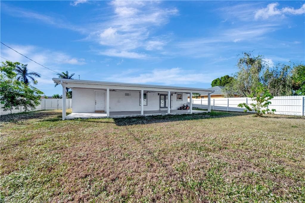 3064 54th Ter SW, Naples, FL 34116-32