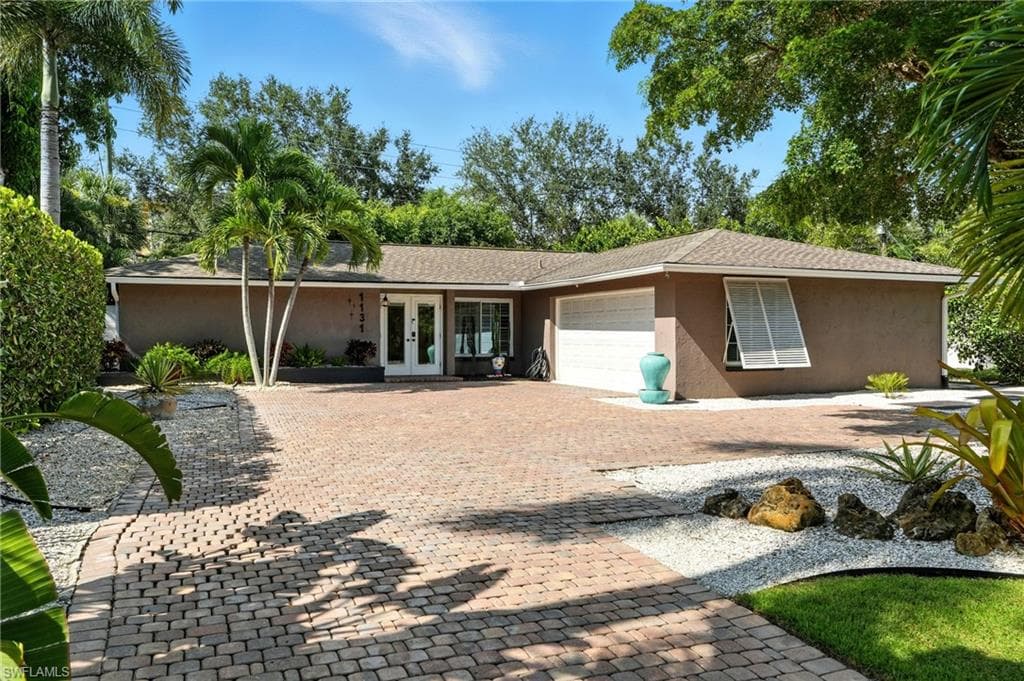 1131 Milano Dr, Naples, FL 34103-1