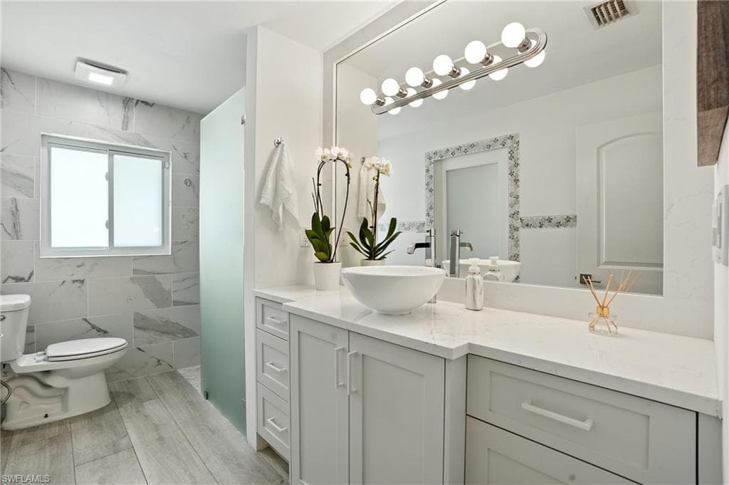 1131 Milano Dr, Naples, FL 34103-19