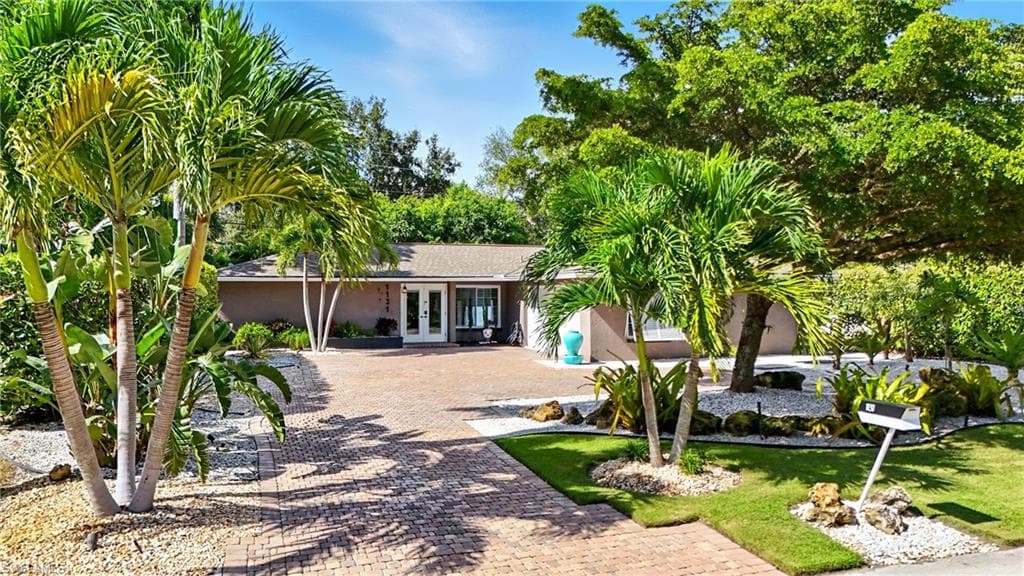 1131 Milano Dr, Naples, FL 34103-3