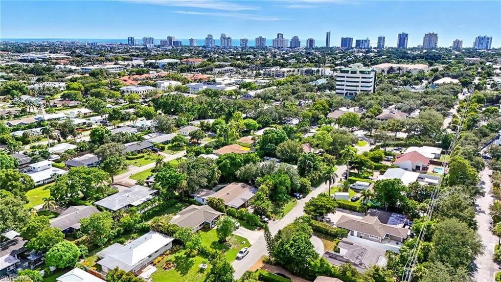 1131 Milano Dr, Naples, FL 34103-40