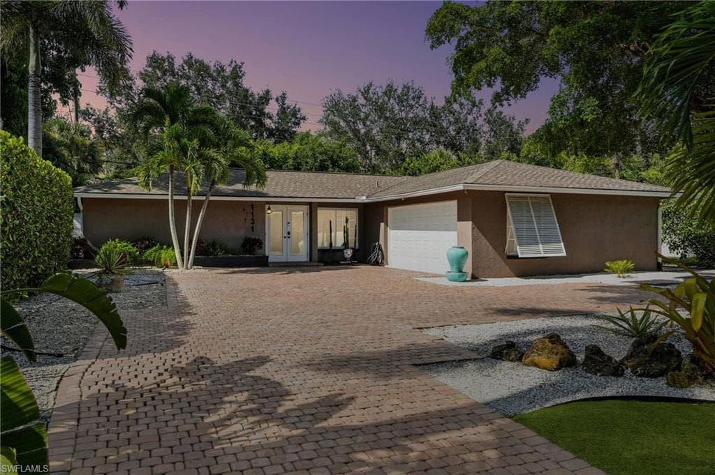 1131 Milano Dr, Naples, FL 34103-41