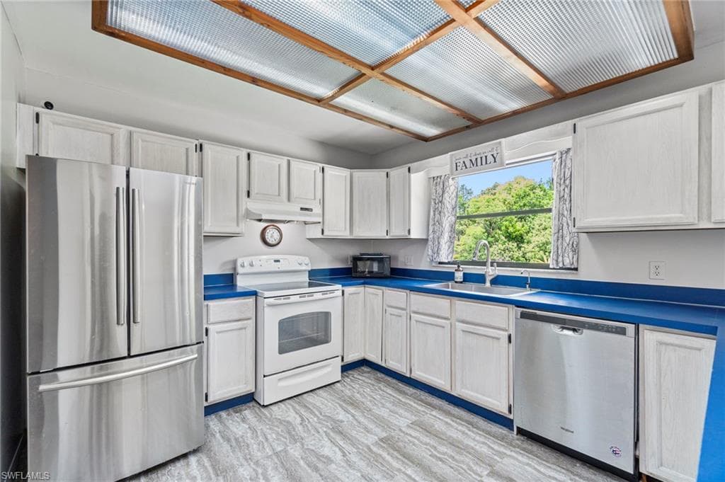 5017 28th Ave SW, Naples, FL 34116-10