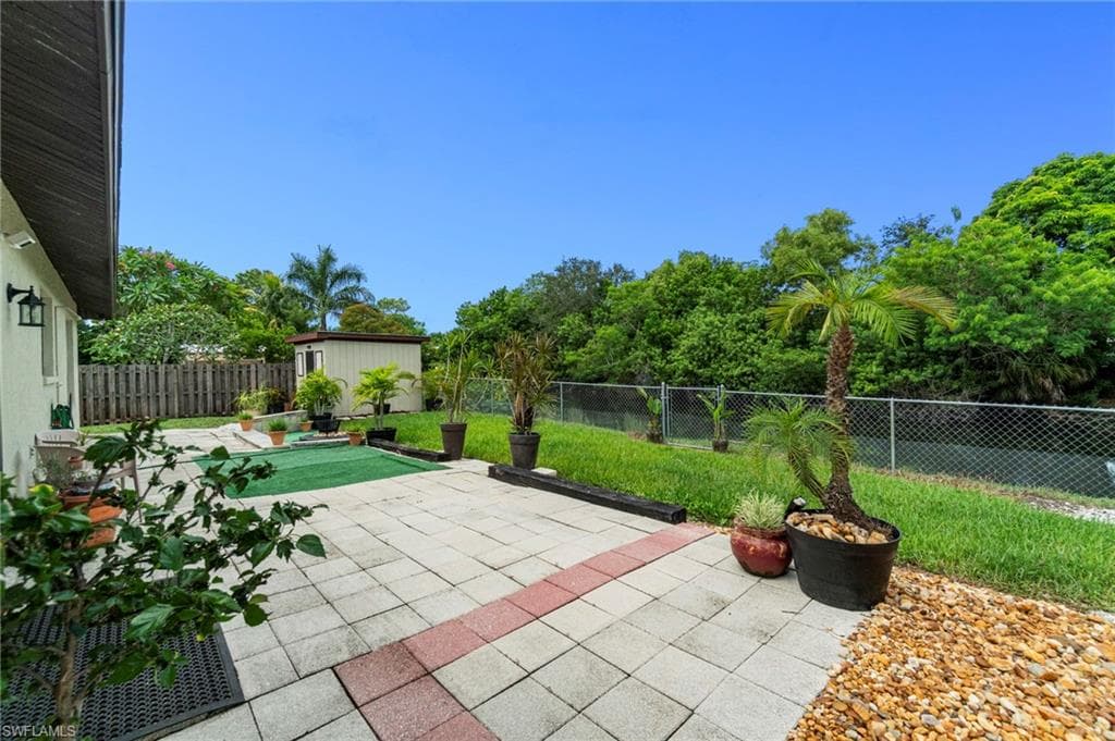 5017 28th Ave SW, Naples, FL 34116-34