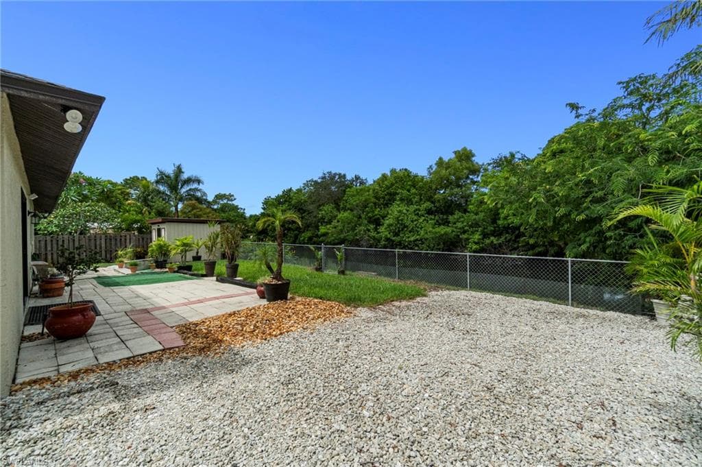 5017 28th Ave SW, Naples, FL 34116-35