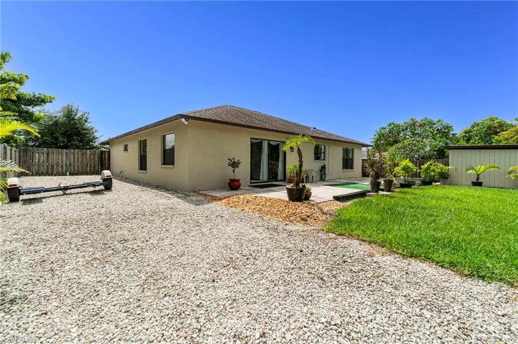 5017 28th Ave SW, Naples, FL 34116-36