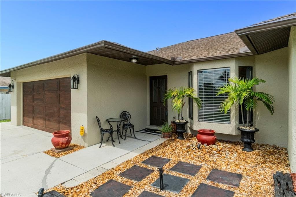 5017 28th Ave SW, Naples, FL 34116-4