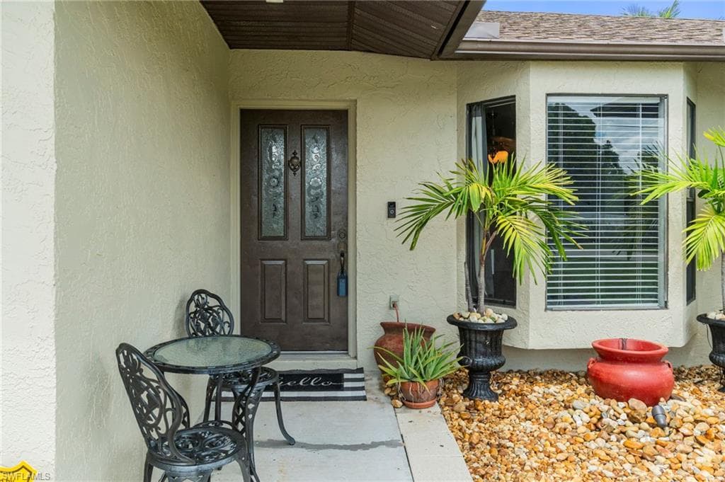 5017 28th Ave SW, Naples, FL 34116-5