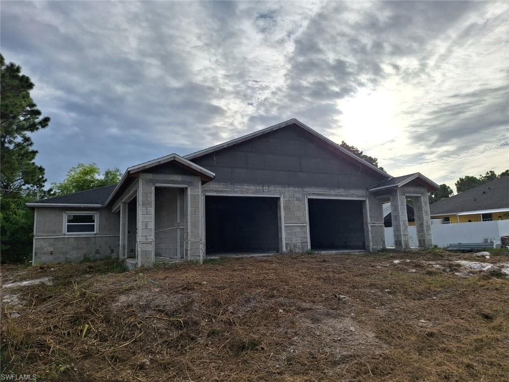 5340/5342 30th St SW, Lehigh Acres, FL 33973-4
