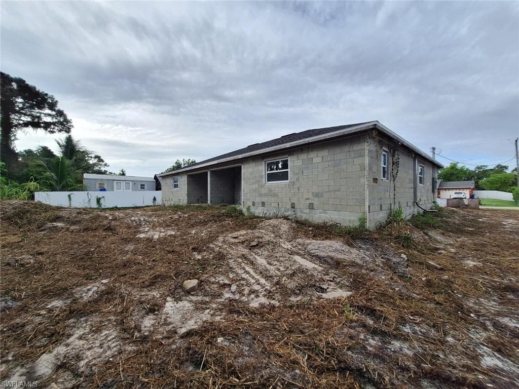 5340/5342 30th St SW, Lehigh Acres, FL 33973-8