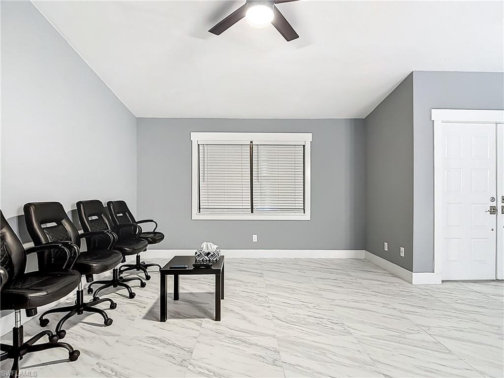183 Round Key Cir D4, Naples, FL 34112-18