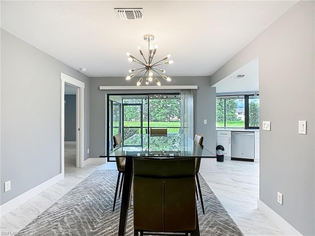 183 Round Key Cir D4, Naples, FL 34112-21