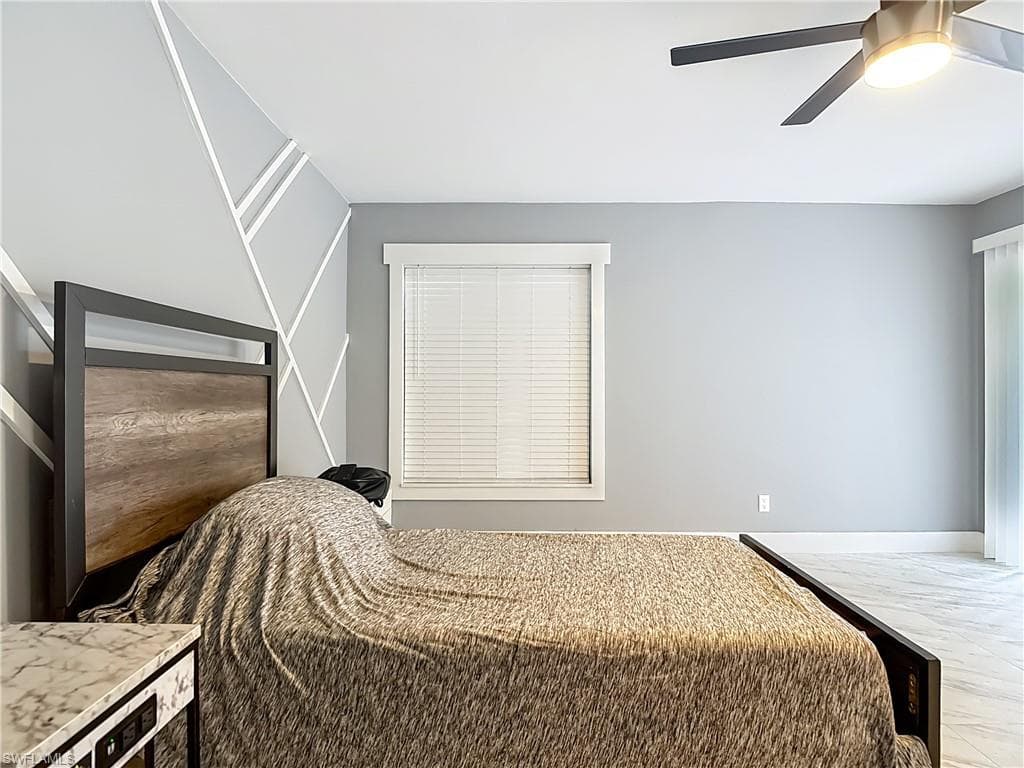 183 Round Key Cir D4, Naples, FL 34112-33