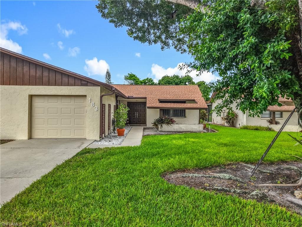183 Round Key Cir D4, Naples, FL 34112-3
