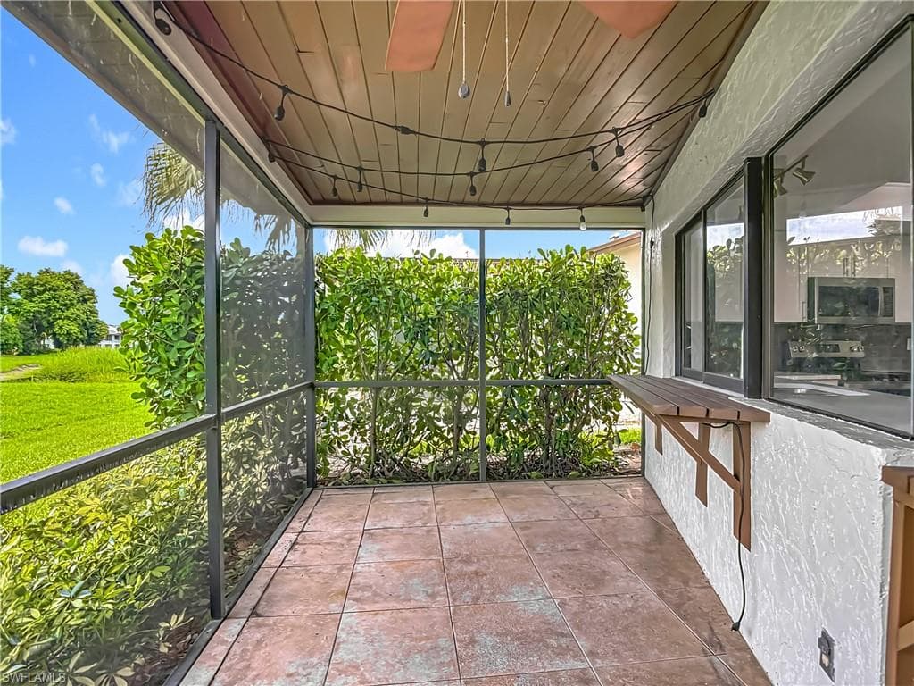 183 Round Key Cir D4, Naples, FL 34112-47