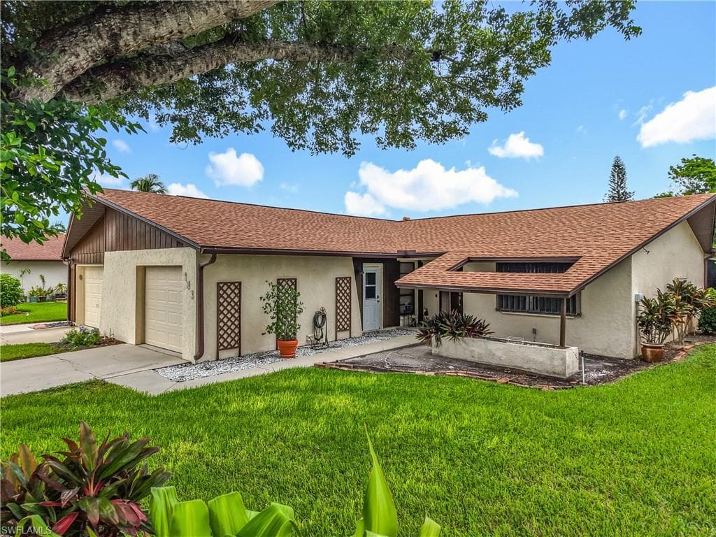 183 Round Key Cir D4, Naples, FL 34112-4
