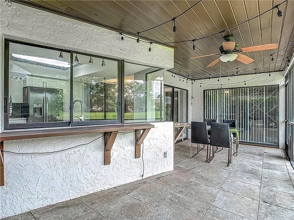 183 Round Key Cir D4, Naples, FL 34112-49