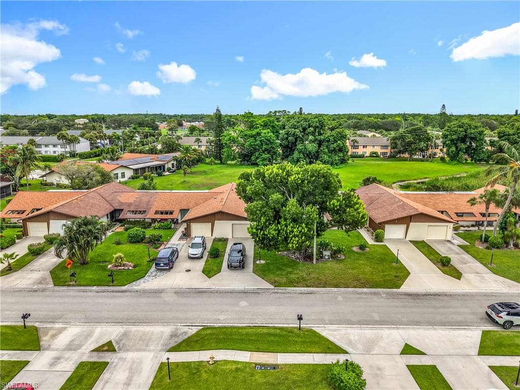 183 Round Key Cir D4, Naples, FL 34112-5