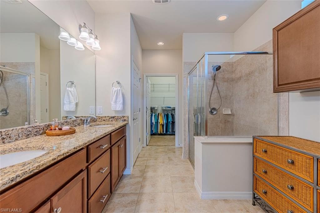 28062 Pisces Ln, Bonita Springs, FL 34135-16
