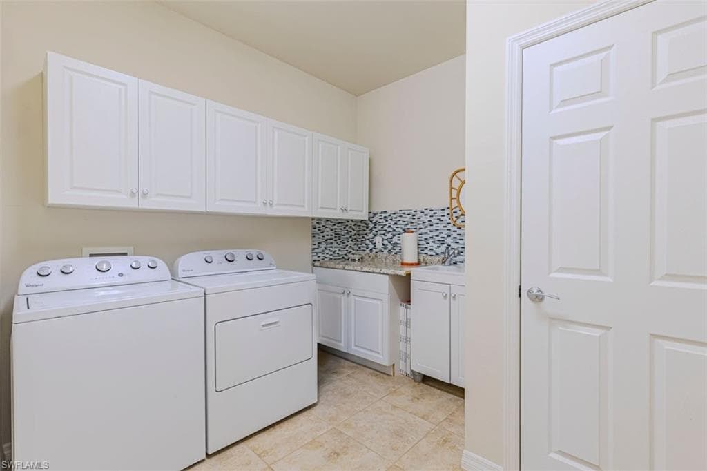 28062 Pisces Ln, Bonita Springs, FL 34135-20