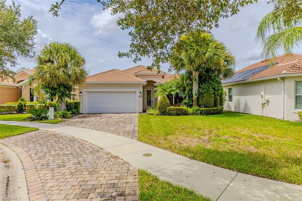 28062 Pisces Ln, Bonita Springs, FL 34135-2