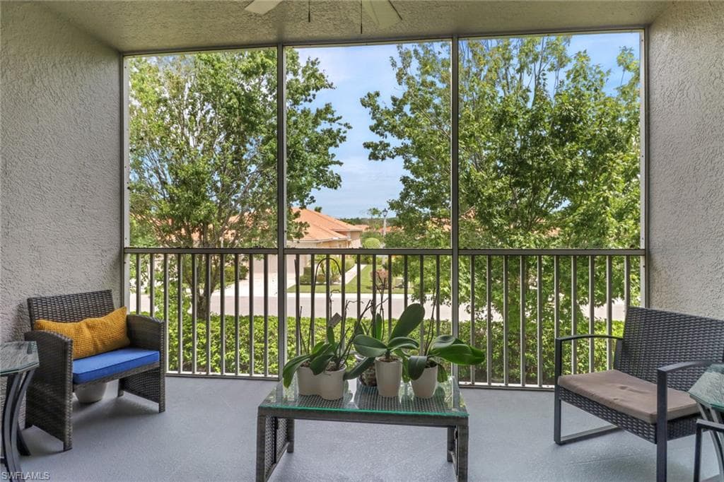 7835 Regal Heron Cir 204, Naples, FL 34104-2