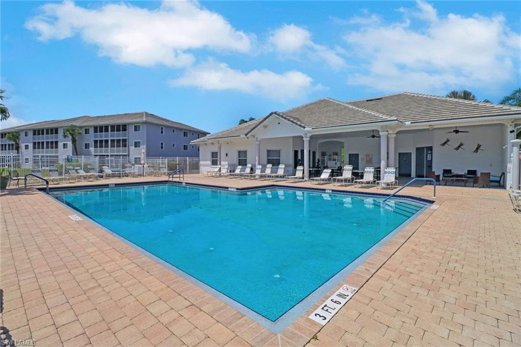 7835 Regal Heron Cir 204, Naples, FL 34104-36