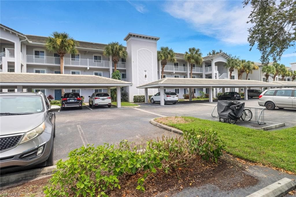 7835 Regal Heron Cir 204, Naples, FL 34104-5