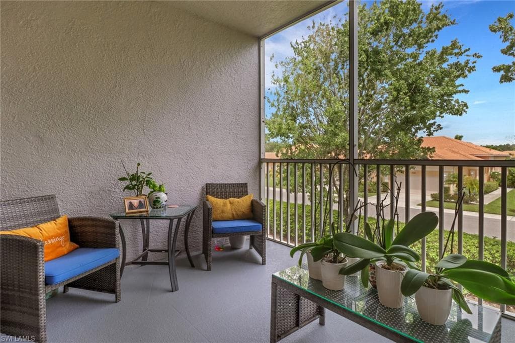 7835 Regal Heron Cir 204, Naples, FL 34104-7