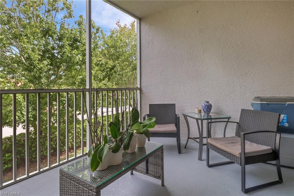 7835 Regal Heron Cir 204, Naples, FL 34104-8