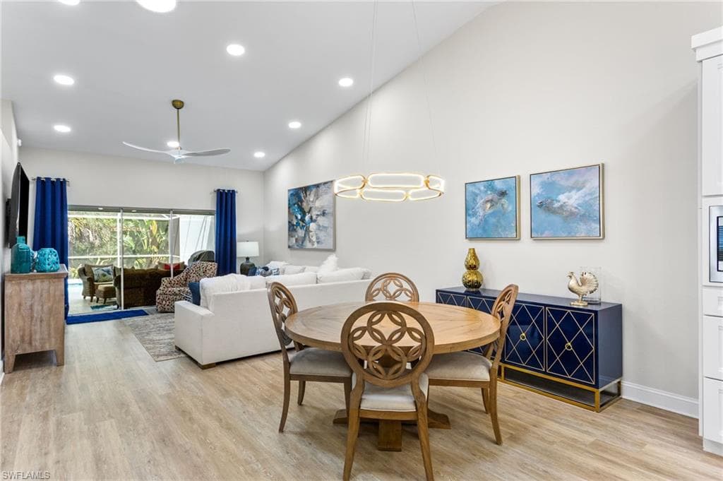 754 Wiggins Bay 14l Dr, Naples, FL 34110-10