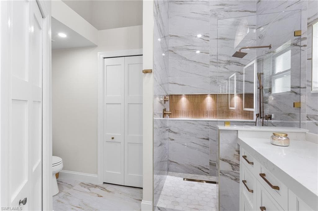 754 Wiggins Bay 14l Dr, Naples, FL 34110-18