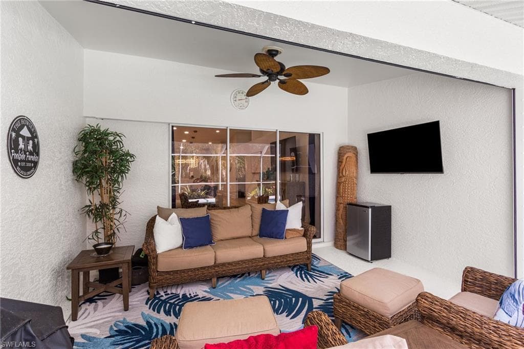 754 Wiggins Bay 14l Dr, Naples, FL 34110-25