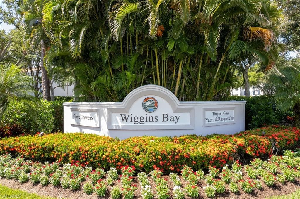 754 Wiggins Bay 14l Dr, Naples, FL 34110-35