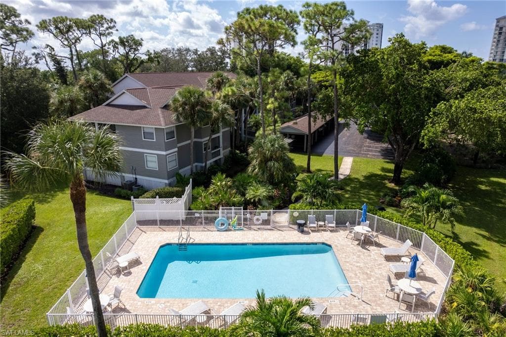 754 Wiggins Bay 14l Dr, Naples, FL 34110-39